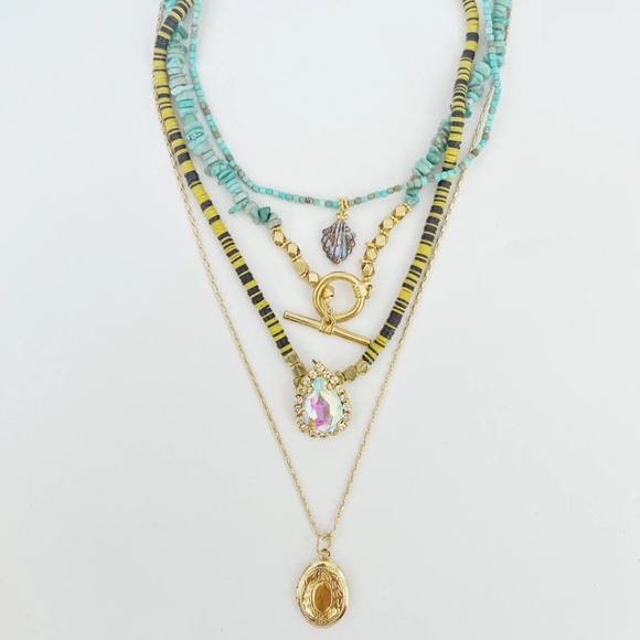 NEW Vanessa Mooney Locket Chain Necklace THE BELLA LOCKET NECKLACE GOLD - Picture 3 of 4